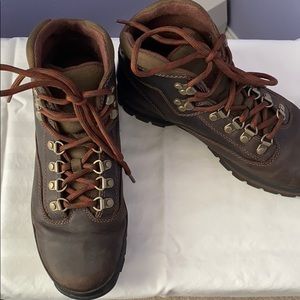 EUC Women’s Timberland Euro Hikers